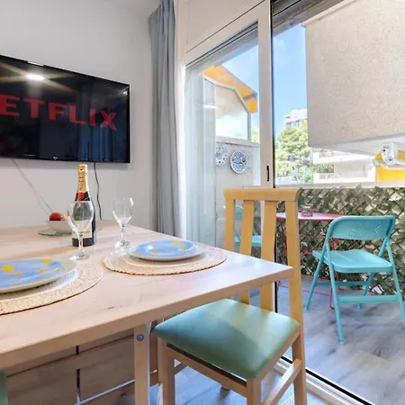 Charm Cozy Lovely Ac Wifi Apartment